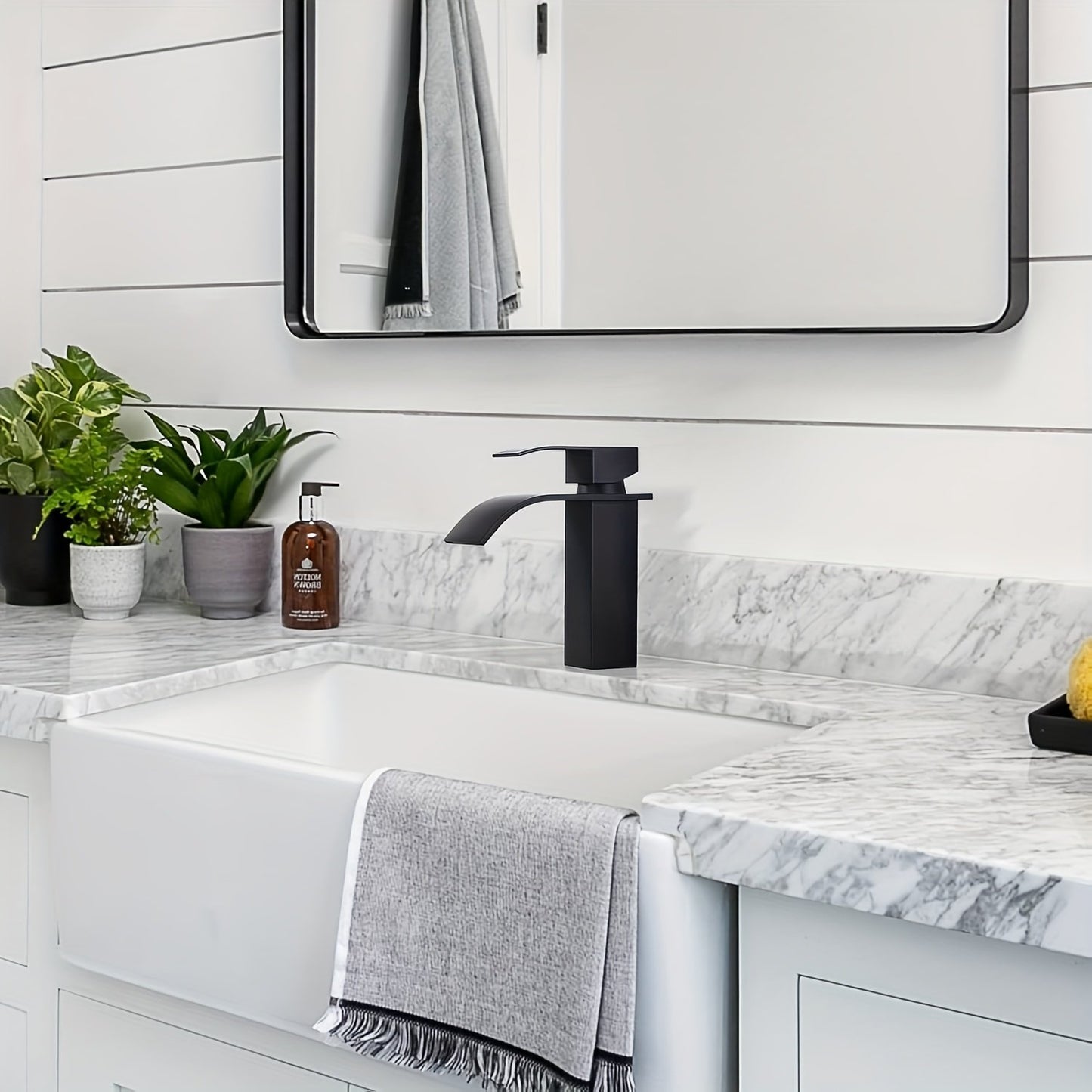 Waterfall Bathroom Faucet, Bathroom Sink Faucet Single Handle RV Vanity Bathroom Faucet