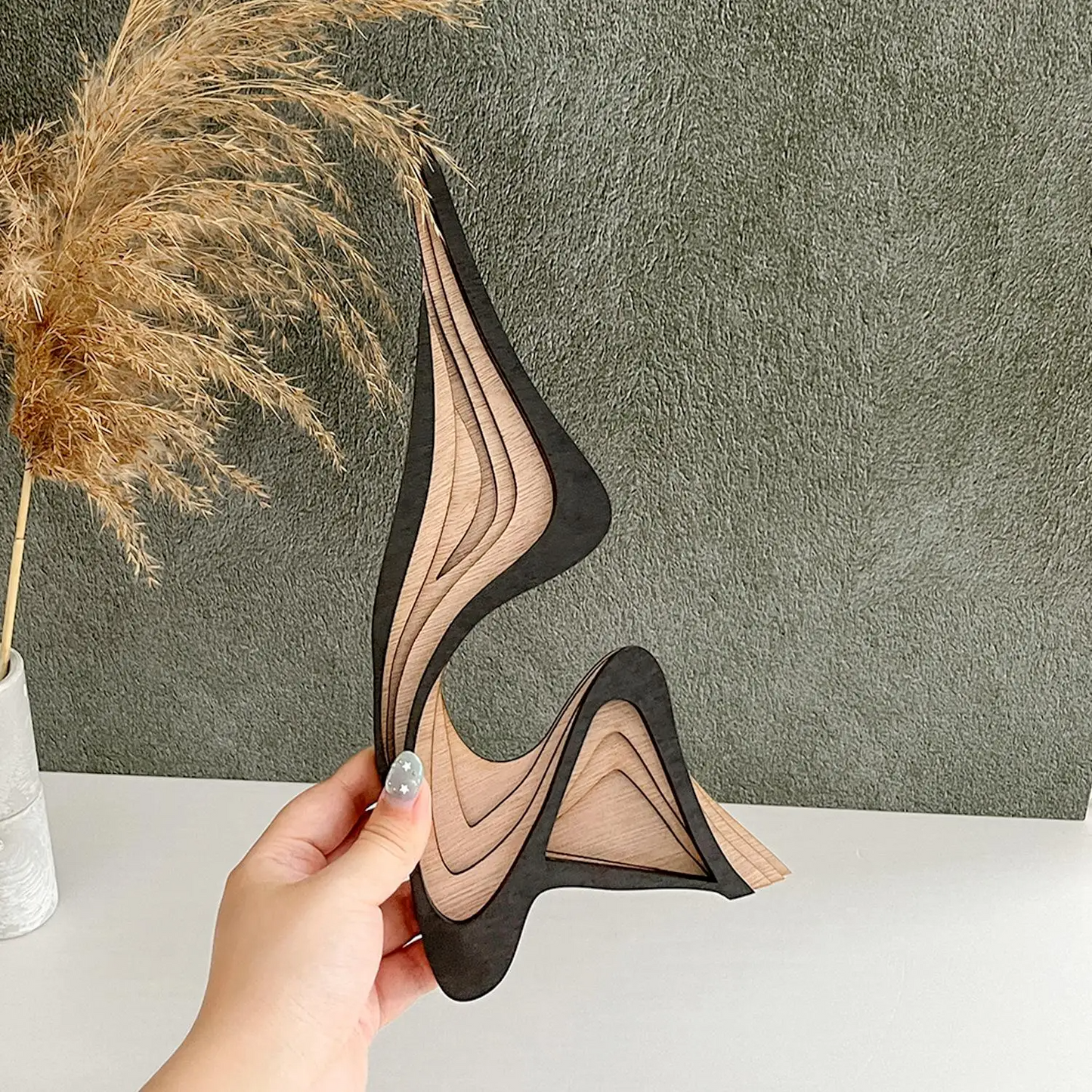 Minimalist Wooden Sculpture Art Figurine – Abstract Curved Wood Carving Home Decor Ornament