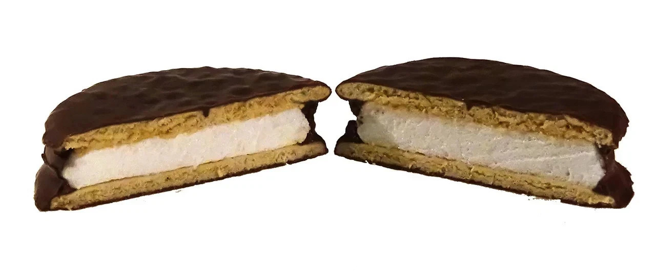 Dare Original Wagon Wheels Chocolate Marshmallow Cookies, 630g - FREE SHIPPING