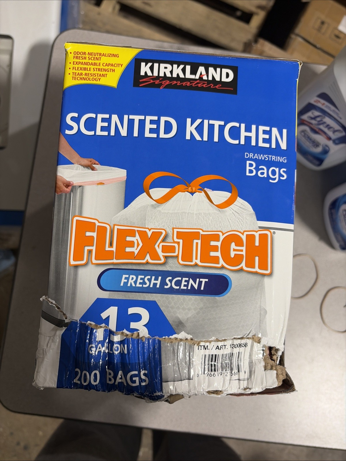 Kirkland Signature Flex-Tech 13 Gallon Scented Kitchen Trash Bags 200 Count | USA Made