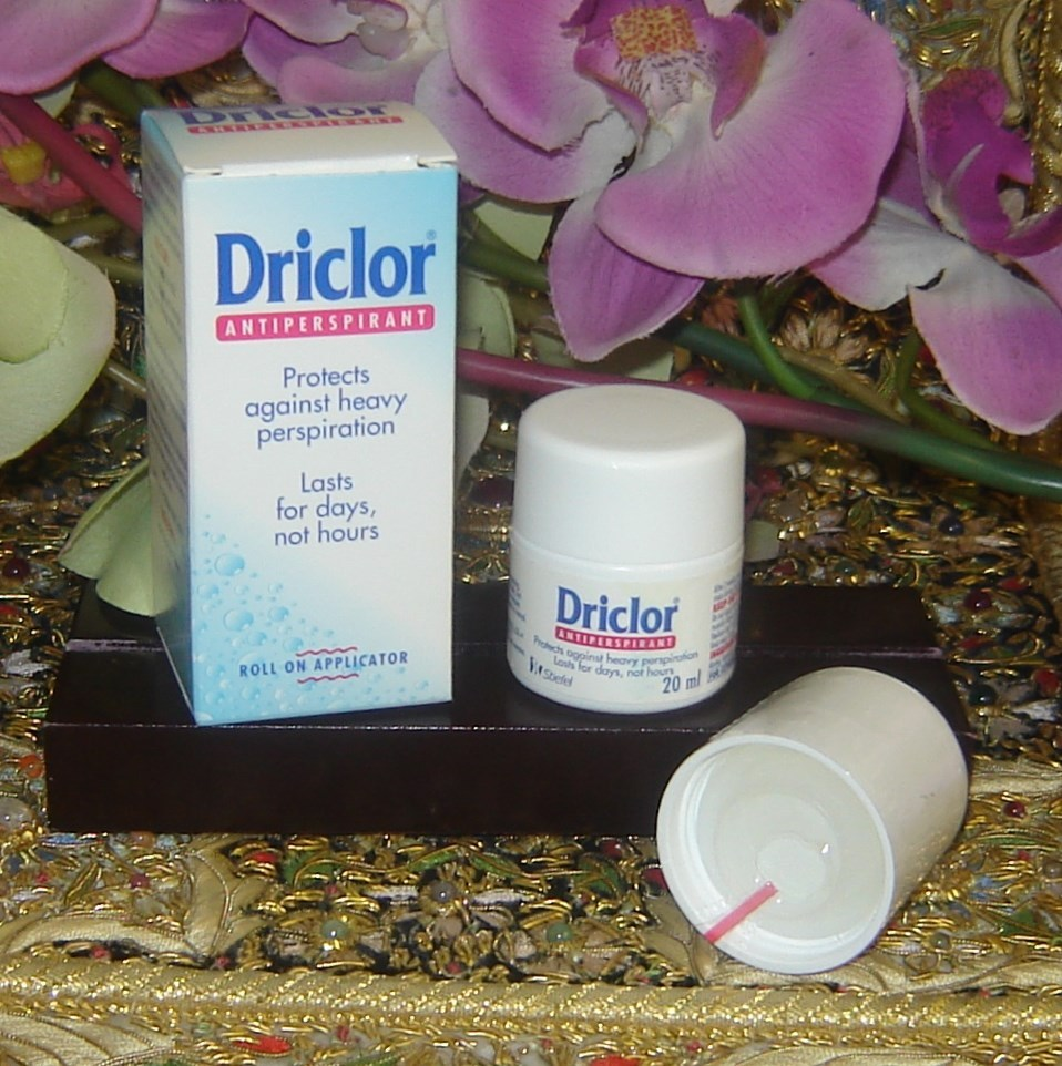 20ml -- Driclor Roll on Antiperspirant  20ml NEW IN BOX,  EXP DATE 03/2028